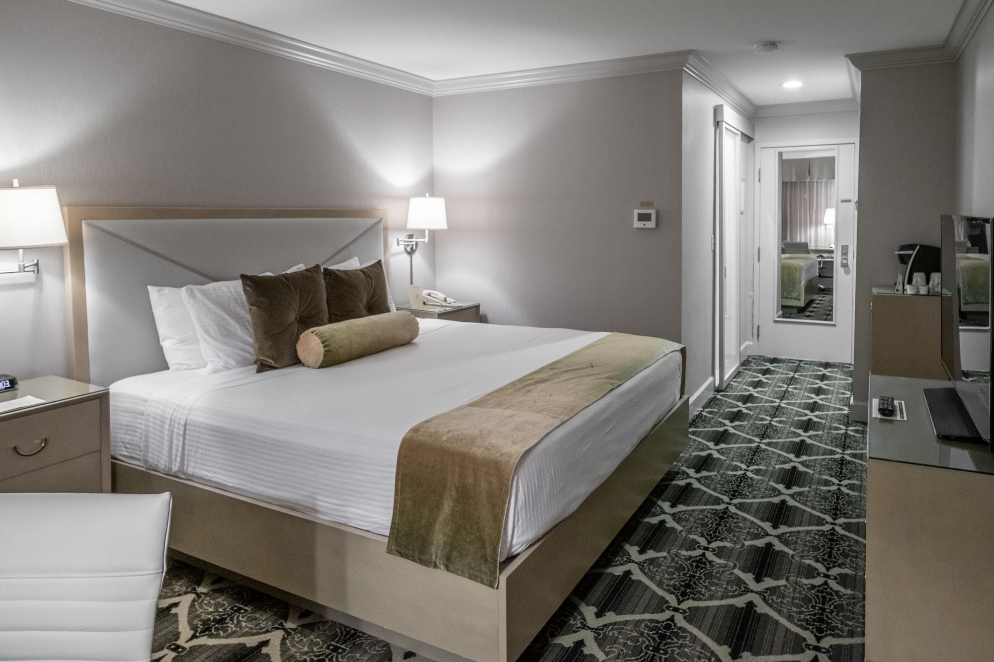 Bell Tower Hotel แอนอาร์เบอร์ ภายนอก รูปภาพ