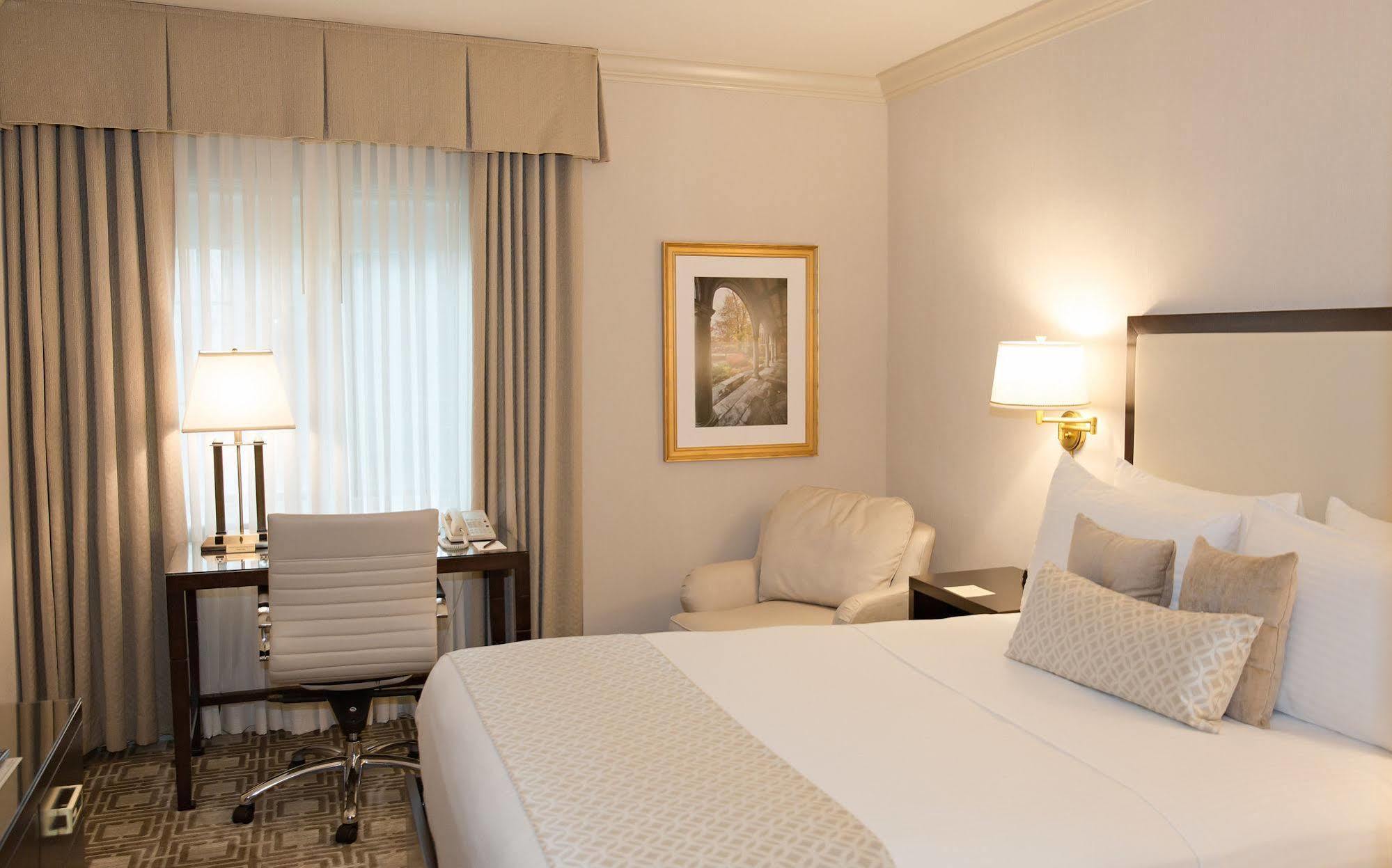 Bell Tower Hotel แอนอาร์เบอร์ ภายนอก รูปภาพ